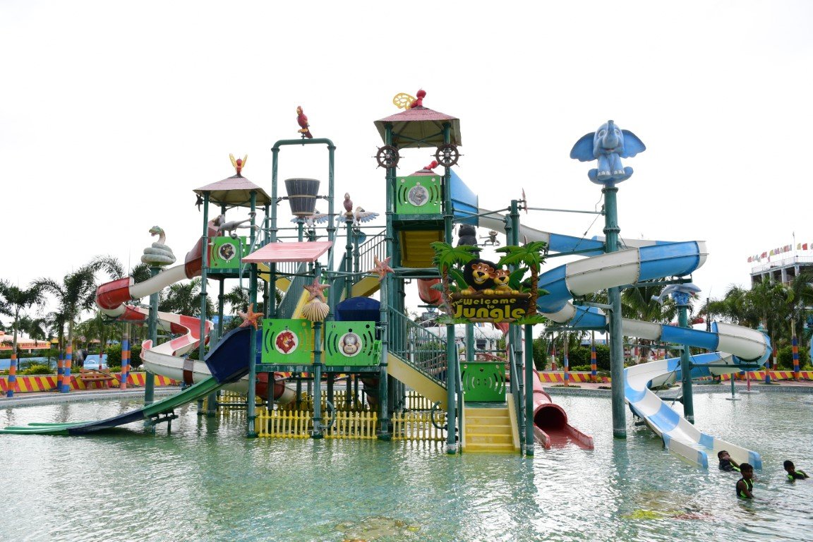 The Flying Swings during the day 